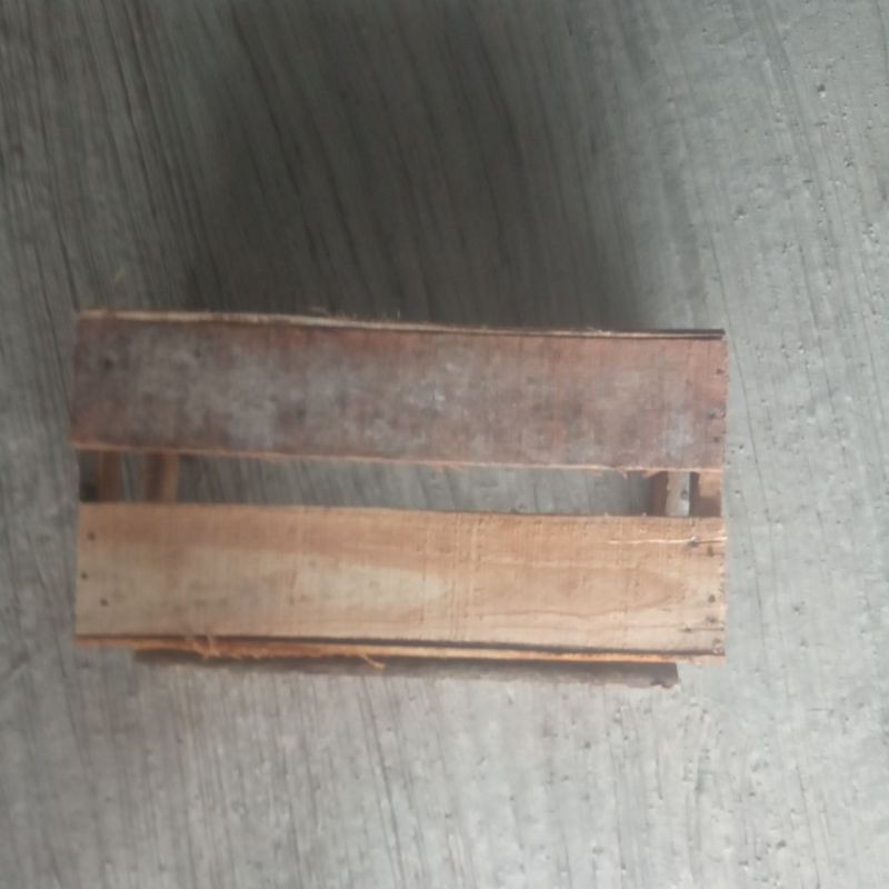 peti kayu kaca