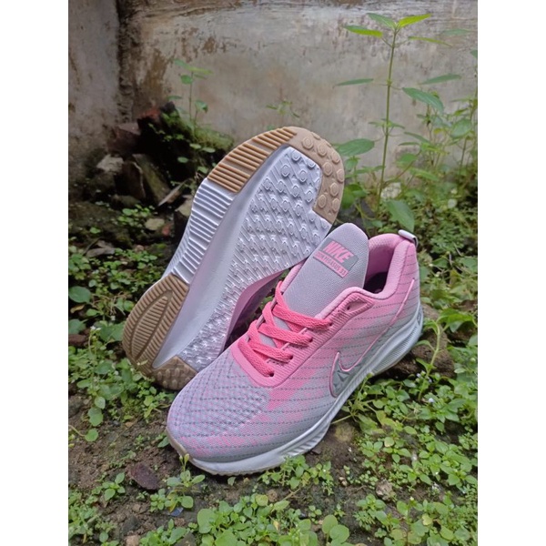 Sepatu nike wanita / sepatu olahraga wanita