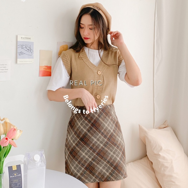 HYERIES Yeona Knit Vest /  Atasan Casual Wanita / Vest Rajut Wanita Oversize / Button Vest Kancing/ Vest Korea / Knit Vest Jumbo Bigsize / Vneck Knit Vest / Rompi Rajut / Korean Knit Top / Baju Korea / Vest Polos / Vest Beige / Korean Sleeveless Knit Wear