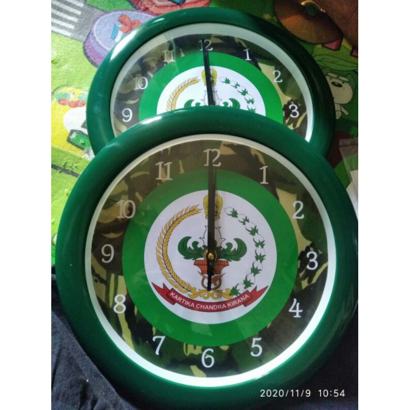 jam dinding persit