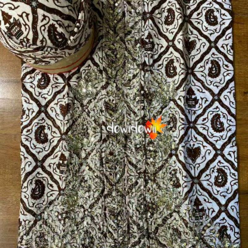 Sepasang Jarik Payet + Blangkon, Motif Sido Luhur