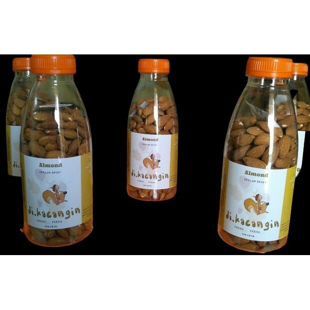 

Roasted almond whole 300gr / kacang almond panggang 300gr by @Dikacangin.yakan