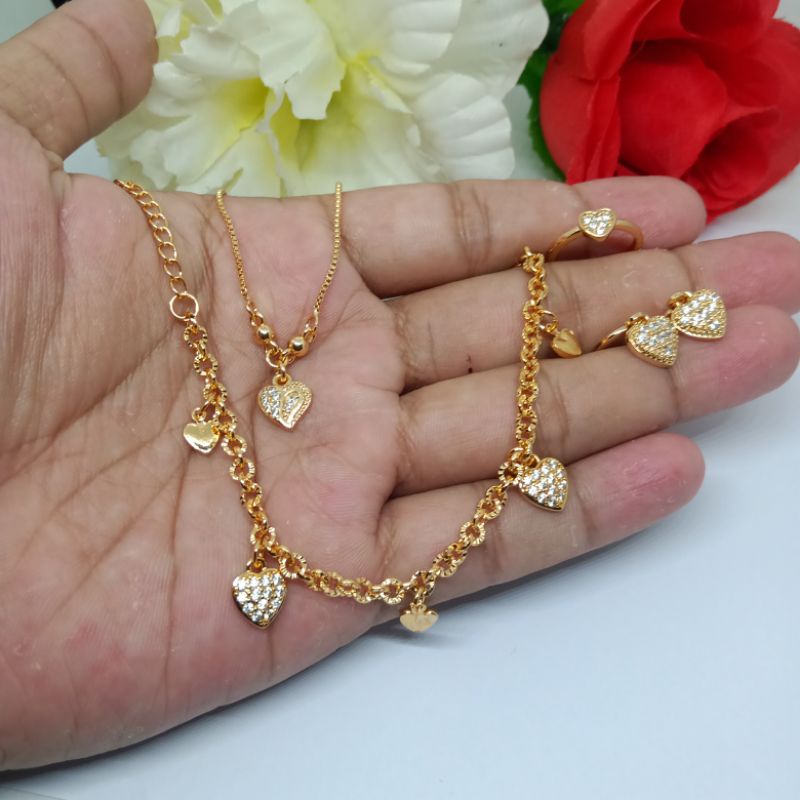 set perhiasan anak motif love, set perhiasan anak titanium asli anti luntur anti karat terbaru, perhiasan mirip mas asli import, perhiasan berlapis emas 24 k, perhiasan 1 set lengkap ,kalung gelang cincin anting