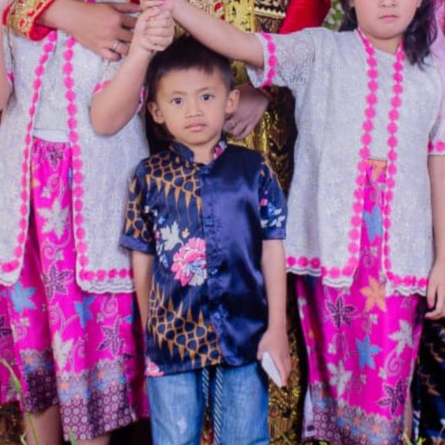 Kebaya anak + rok batik