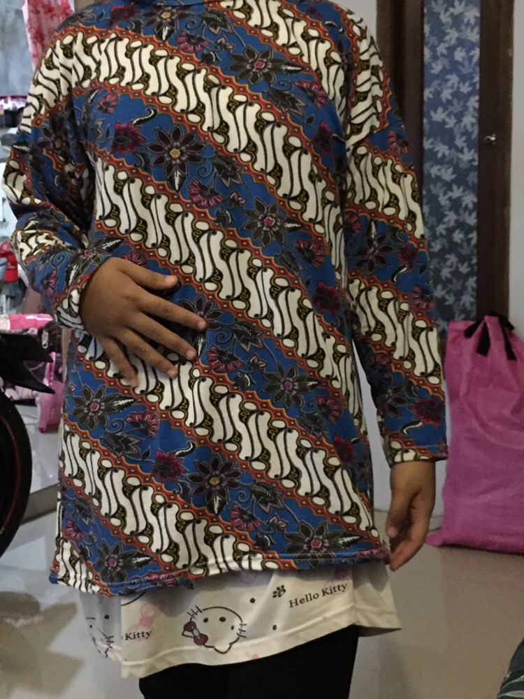 Monellina Arune Kaos Batik Oversize Wanita Lengan Panjang