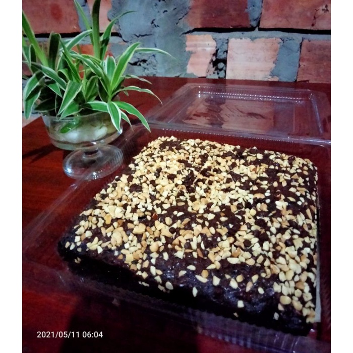 

brownies panggang toping kacang