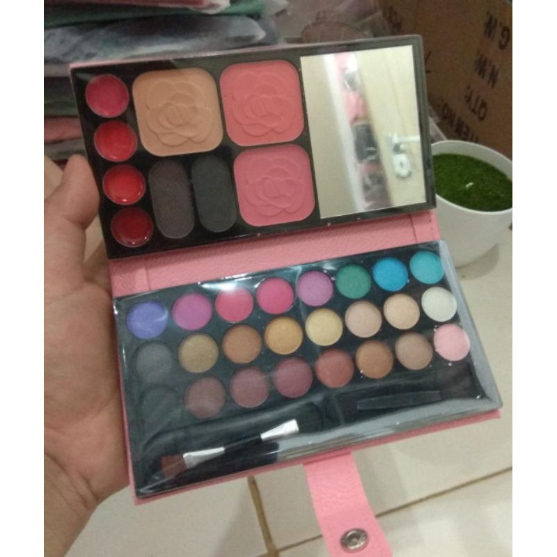 Medan Termurah Cantik &amp; Lengkap Make up dompet Lameila eyeshadow blush on lipstik