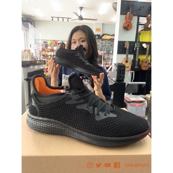 Sepatu Running Ortuseight Phyton ( All Black )