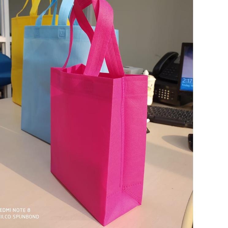 

۝ Tas Spunbond Box Press Tersedia Dalam 3 Ukuran / Spunbond Bag / Bag / Goodie Bag / Tas Souvenir / Tas Kain Polos ♣