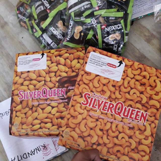 SilverQueen 65gr 1box isi 25pcs