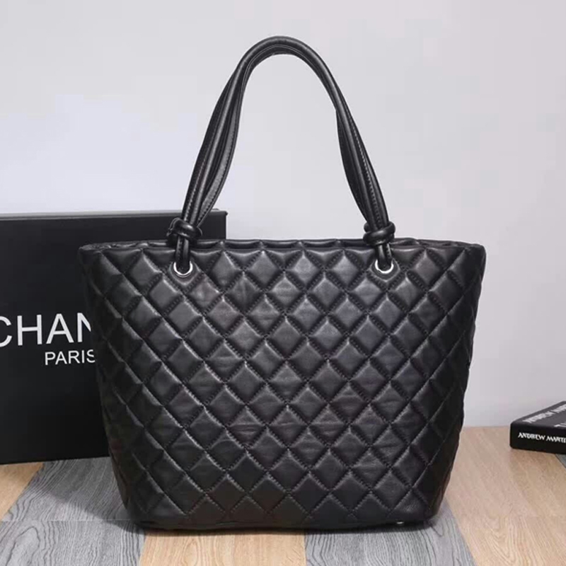 Trend fashion tas  Chanel  mengimpor tas  kulit domba 