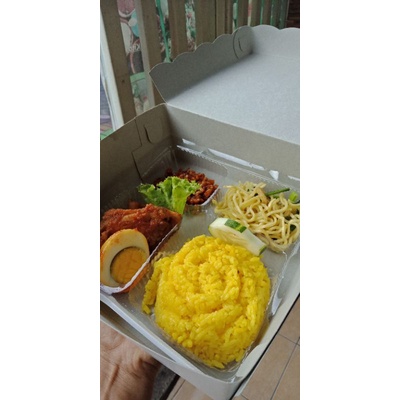 

Nasi kuning Paket hemat