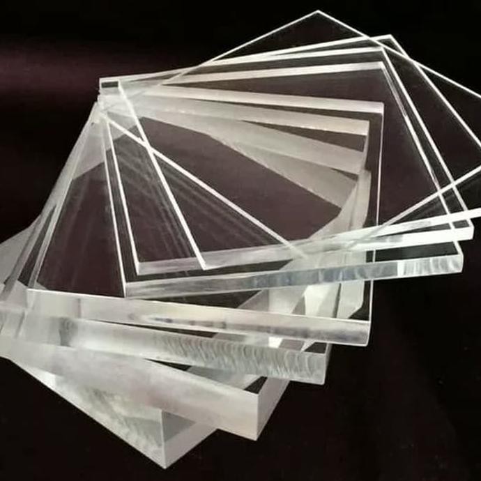 

BARANG BARU akrilik bening 5mm ukuran 53 x 83cm