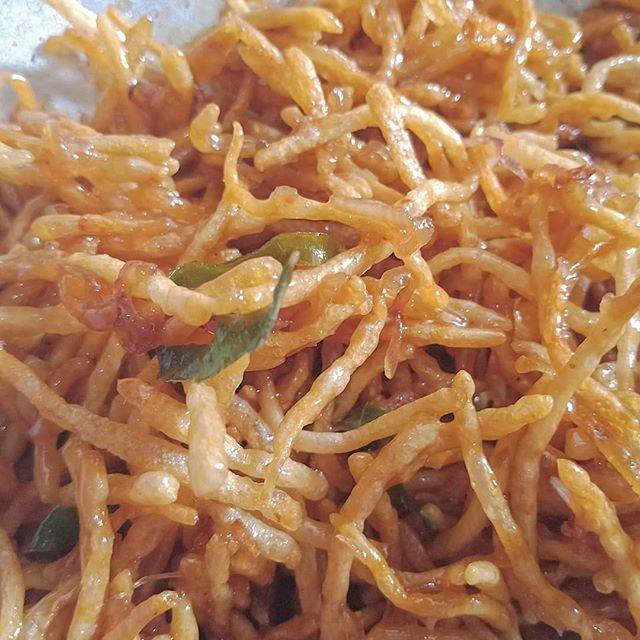 

Kentang mustofa Varian ORIGINAL NON PEDAS dalam kemasan food grade ukuran 650ml