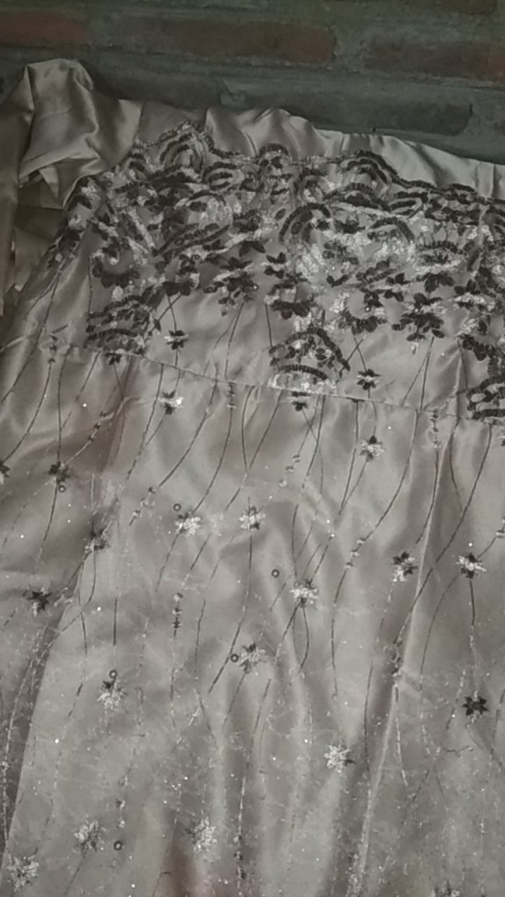 Maura Couple - Sania Ruffle Batik Couple Ori Ndoro Jowi Garansi Termurah Shopee - Couple Aura Gown