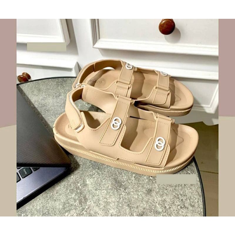 Sandal Wanita/Sandal Import Wanita/Sandal Karet Wanita Empuk Nyam Anti Selio Modis dan Trendy.