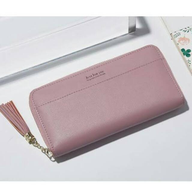 Dompet wanita merk Louis