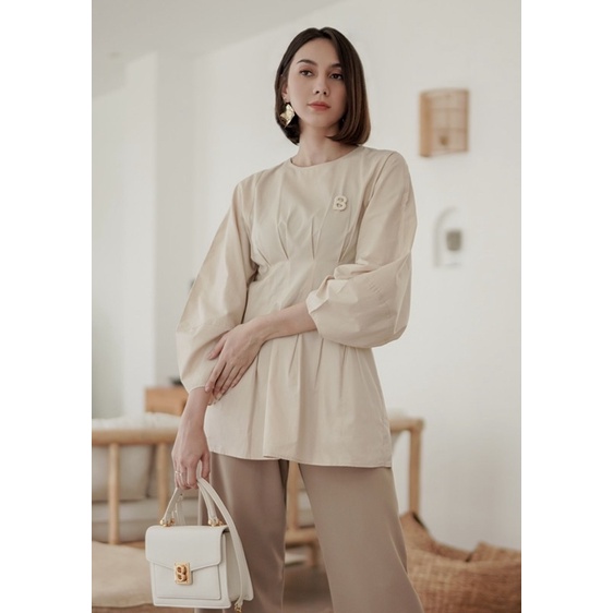 Buttonscarves x Benang Jarum Cream Sophie Blouse