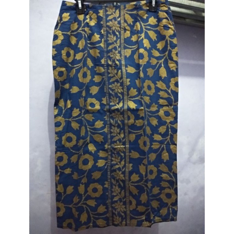 Rok Batik Benang Raja