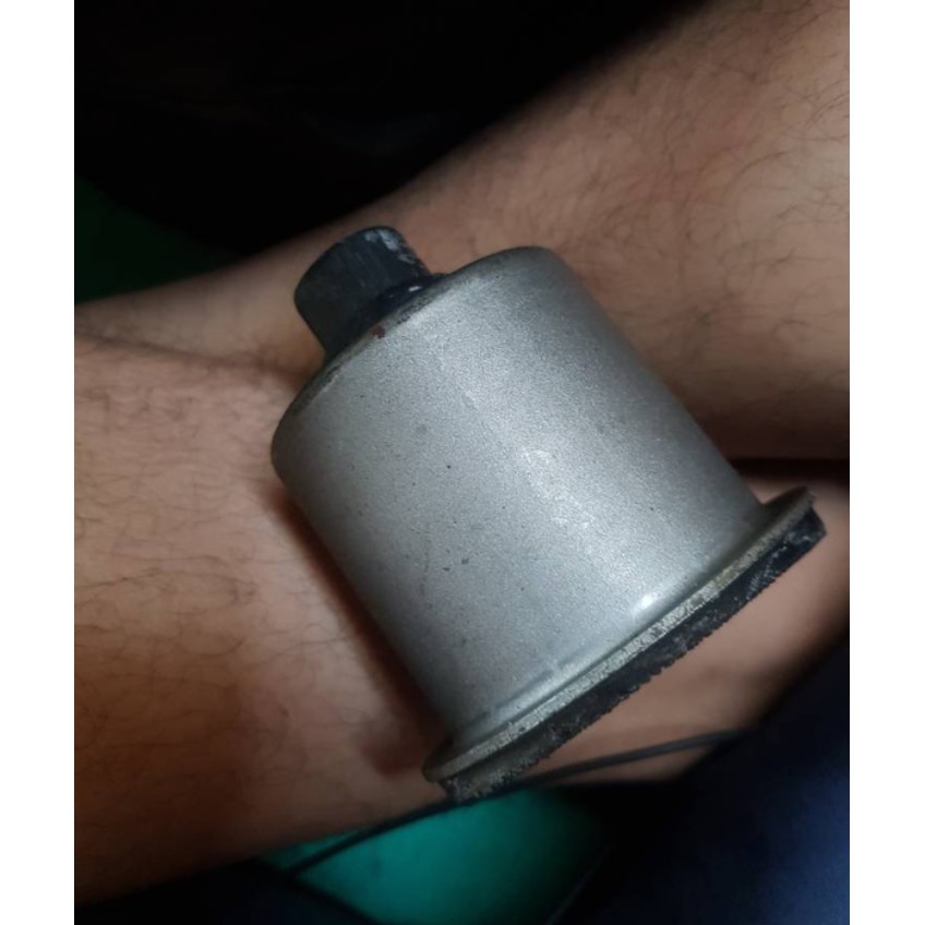 bushing cross member belakang nissan livina