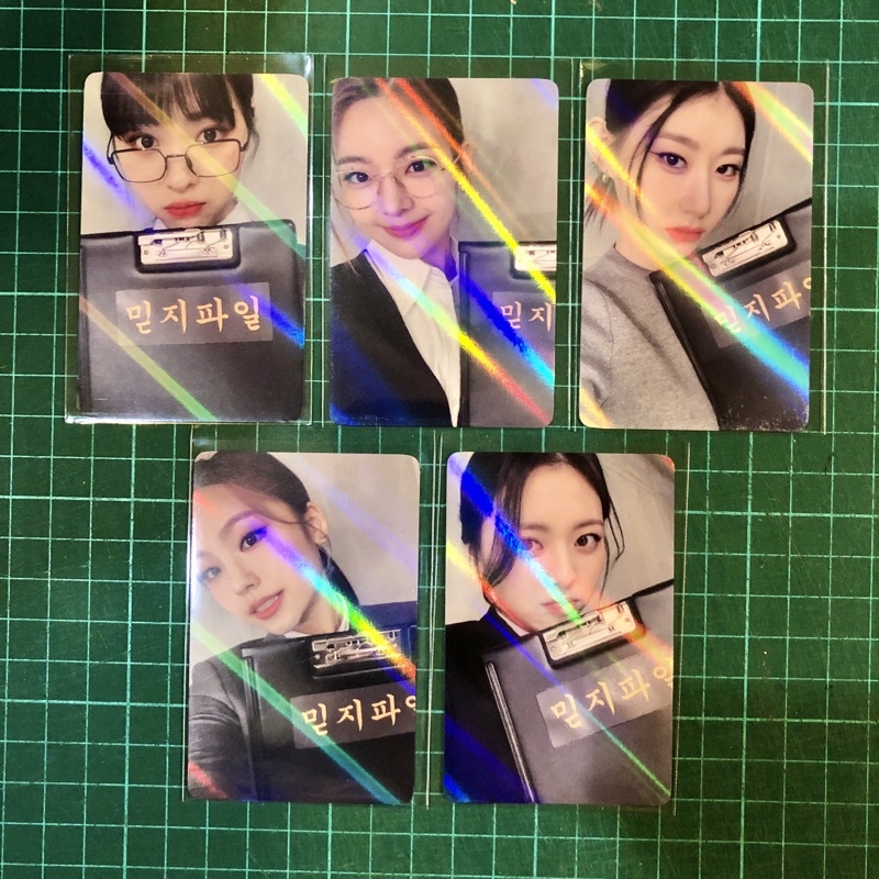 ITZY - Checkmate WITHDRAMA / WITHMUU Photocard PC Benefit (Pegang Papan)