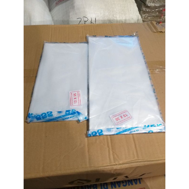 Pe 555 Biru PLASTIK ES TAHAN SANTAN DAN MINYAK