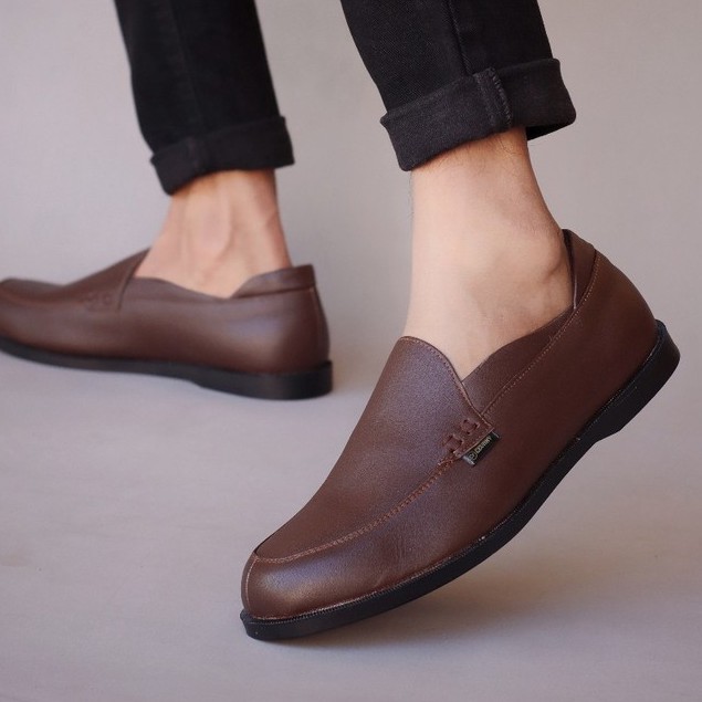 CVNY x GORIL Sepatu Slip On Kasual Pria Kulit Asli Original Fashion Trendy Selop Santai Murah Kerja