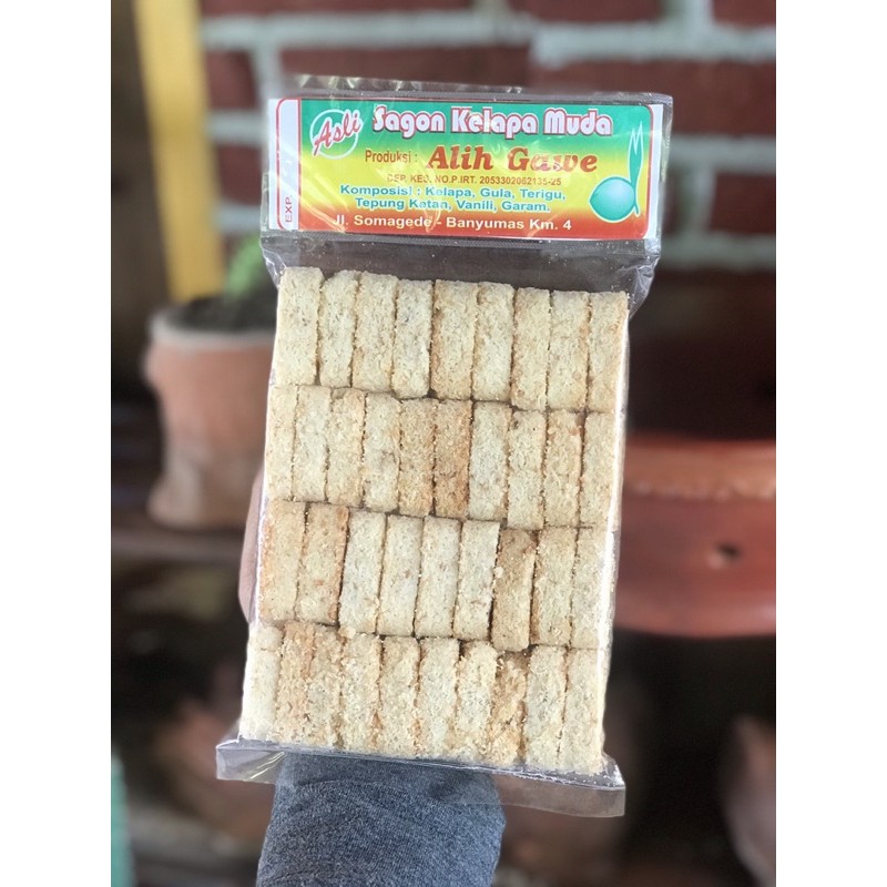 

[Cemilan Gurih dan Sehat] Sagon Kelapa Asli Banyumas