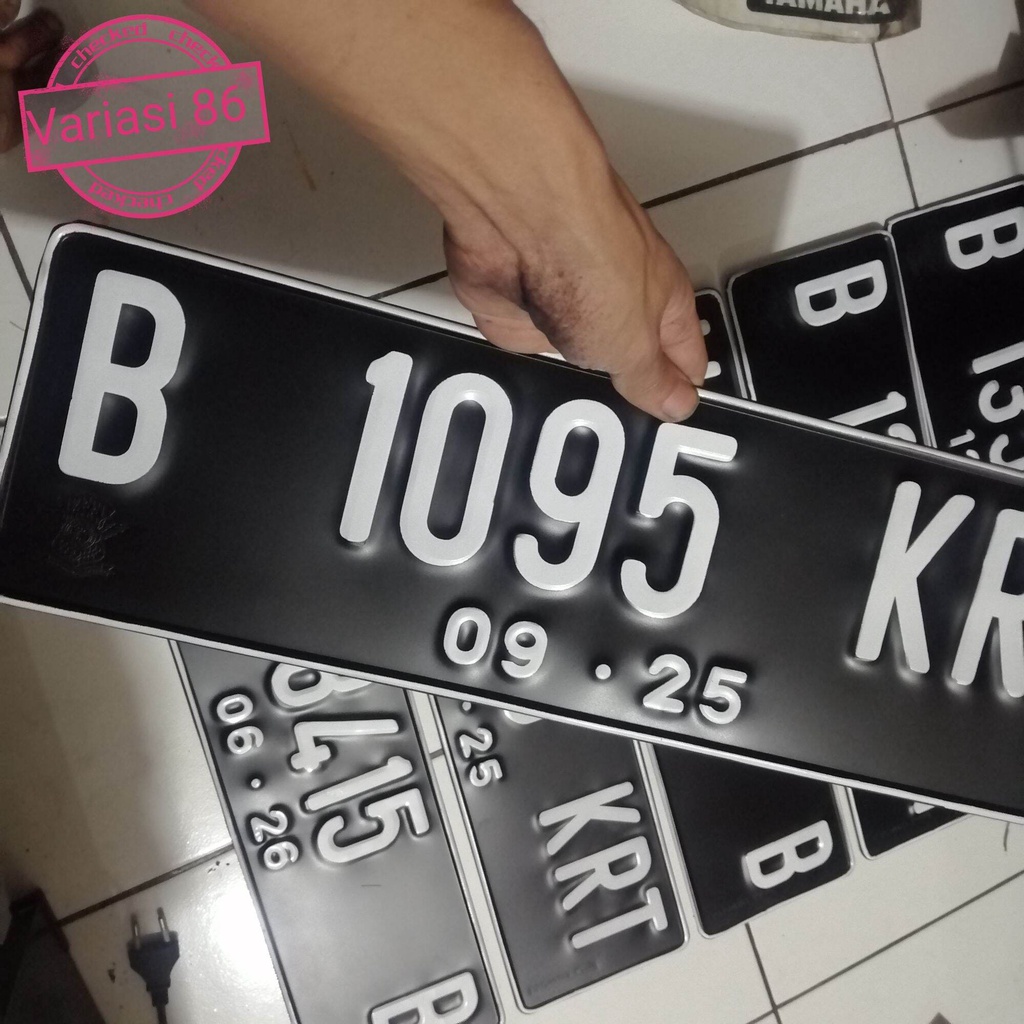 Plat Mobil Sepaket Font Tebal Sesuai Keinginan