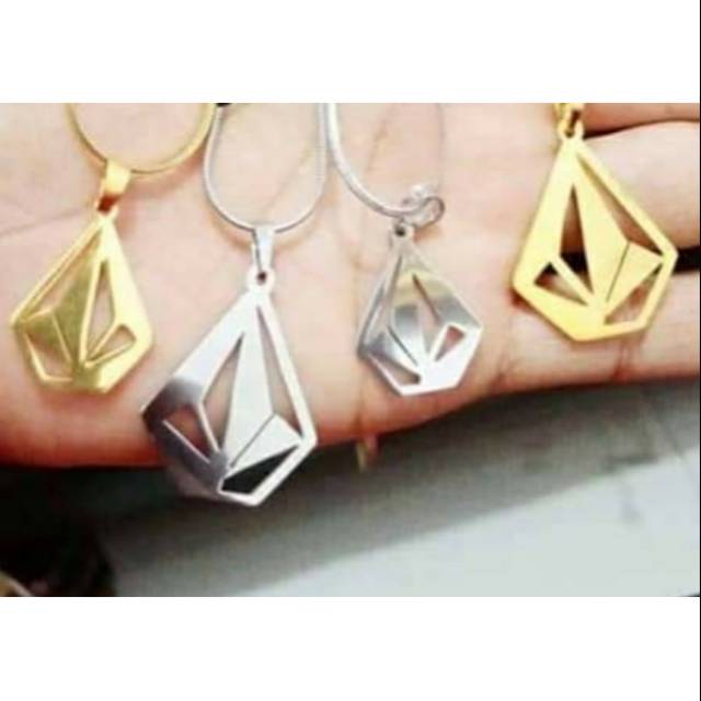 kalung liontin volcom titanium