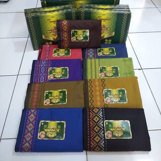 Sarung Wadimor Songket Motif CCT Tenun  Premium series