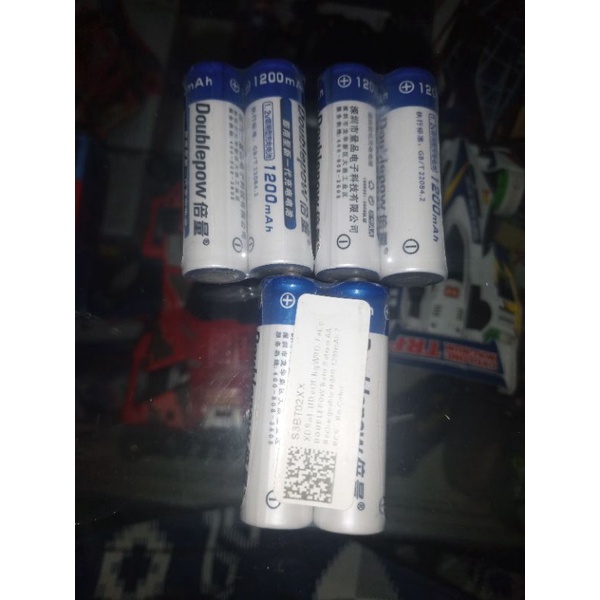 Batre aa Doublepow 1200 mah sangat cocok untuk tamiya ( karena saya jg pakai ) harga untuk 1 pcs