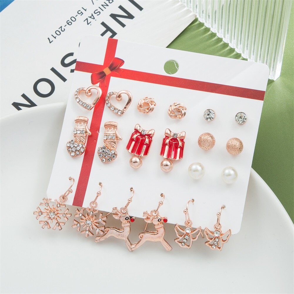 24pcs / Set Anting Tusuk Gantung Wanita Desain Snowflake / Lonceng / Rusa / Hati Tema Natal Untuk Hadiah