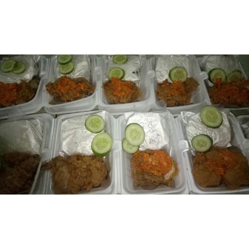 

Nasi liwet ayam geprek