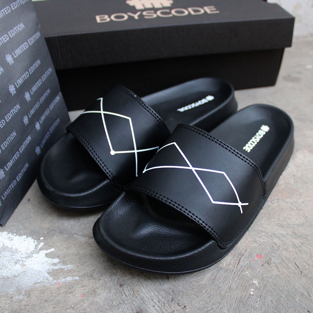 Sandal Slip On Pria Distro Terbaru Boyscode Curves Lines Dragon Sea Curves Catur Hitam / Sandal Slop Pria / Sandal Slide Pria