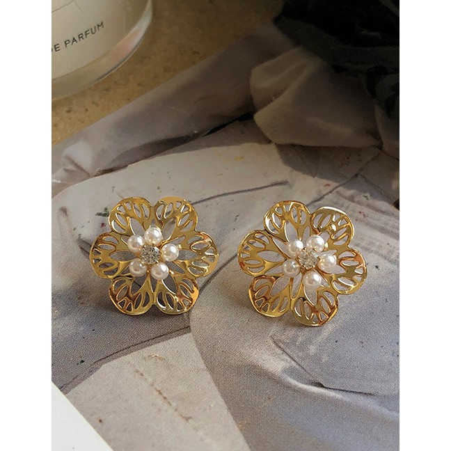 LRC Anting Tusuk Fashion Golden Pearl Flower Hollow Micro Inlay Zircon K51325