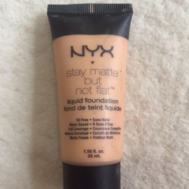 FOUNDATION NYX //NYX  STAY MATTE BUT NOT FLAT FOUNDATION // JUAL NYX