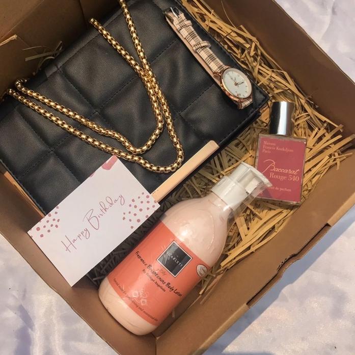 

10.10 SALE GIFT BOX SLING BAG MIX SCARLET / KADO CEWEK / KADO PACAR / GRADUATION / ANNIVERSARY / WISUDA / NATAL