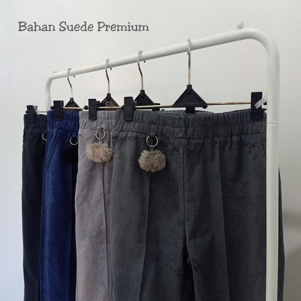 Celana Suede Pom Pom/  Luny Suede Pants