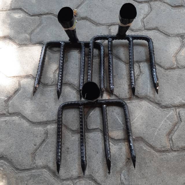 GARUK CAKAR TANAH BESI KAKI 4 CAP AYAM JAGO