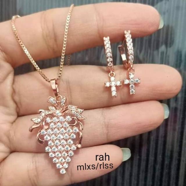 Kalung replika berlian rante titanium, tidak luntur,awet tahan lama