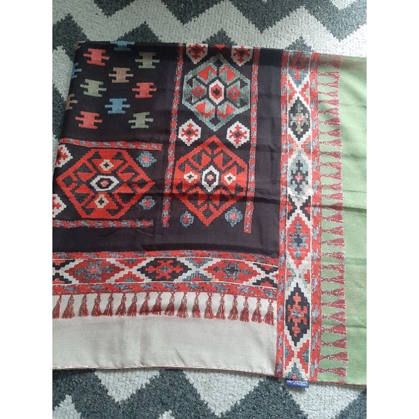 hijab mandja ivan gunawan preloved