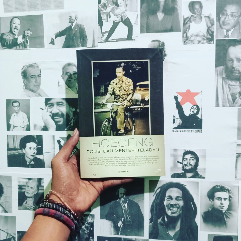 Hoegeng: Polisi Idaman dan Kenyataan: Sebuah Autobiografi | Hoegeng: Polisi dan Menteri Teladan | Ho