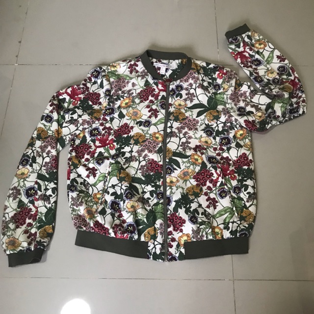 Preloved bomber jacket floral green Zara