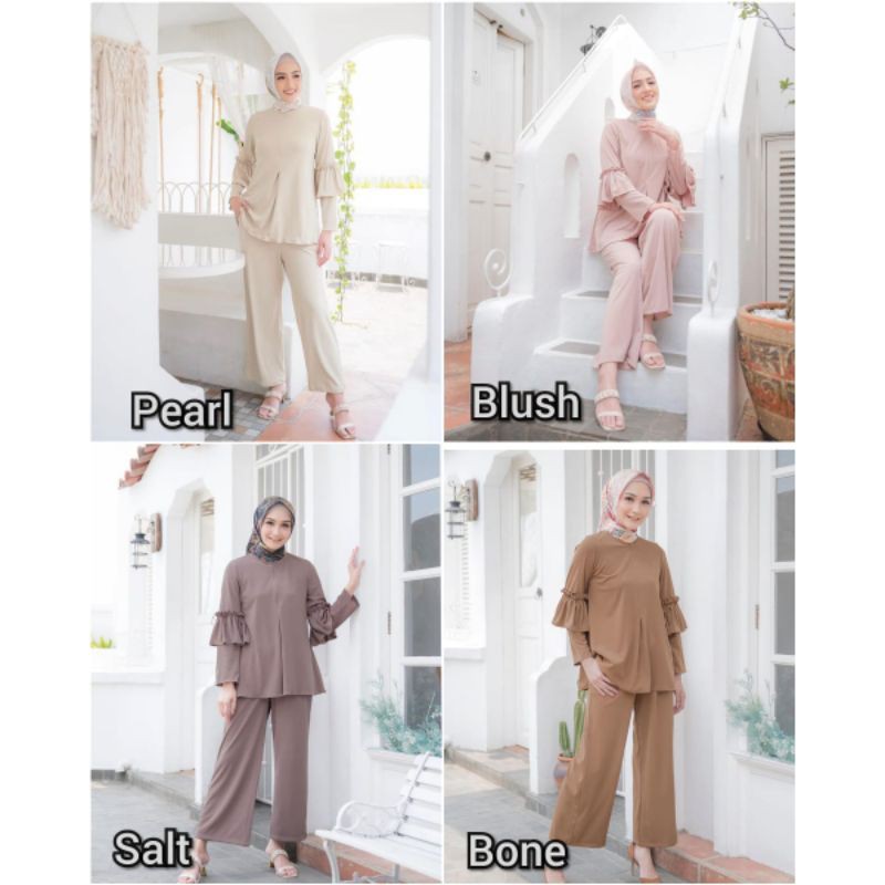 ALAMANDA KNIT PANTS WEARING KLAMBY PEARL