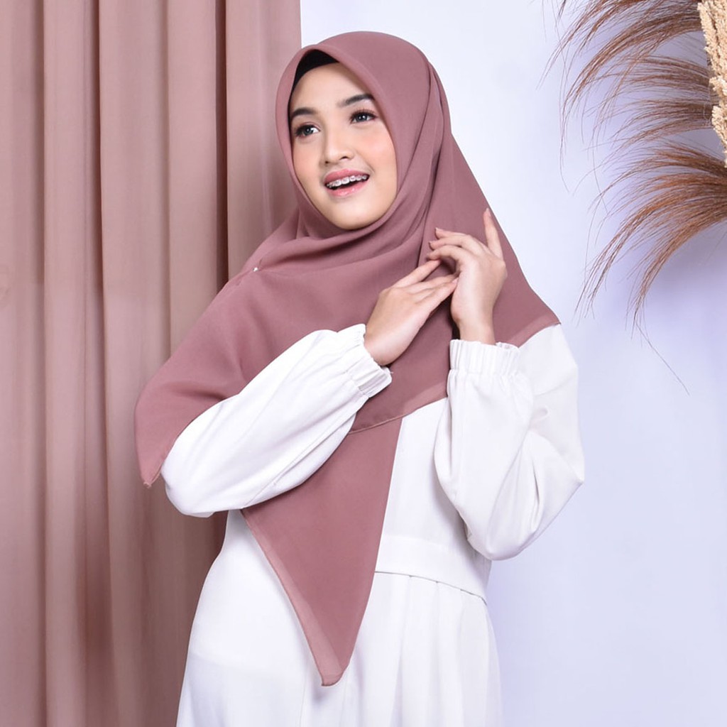 Bella Square Hijab Segi Empat Polos 115x115 cm Bahan Pollycotton Premium Jilbab Murah