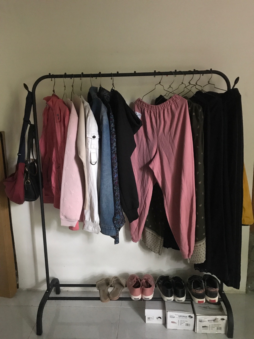 Rak Gantungan Baju Besi Cantolan Stand Hanger Single Jemuran Portable Serbaguna