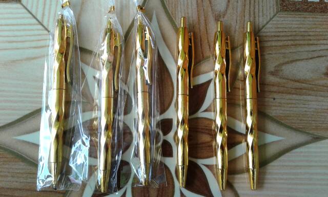 

mdn (isi 50pcs) SOUVENIR PERNIKAHAN PULPEN EMAS KEMASAN PLASTIK