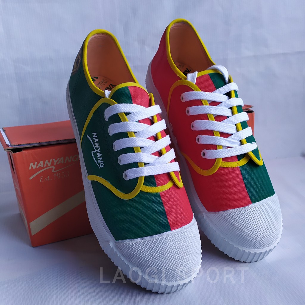 Sepatu takraw nanyang motif warna merah hijau list kuning