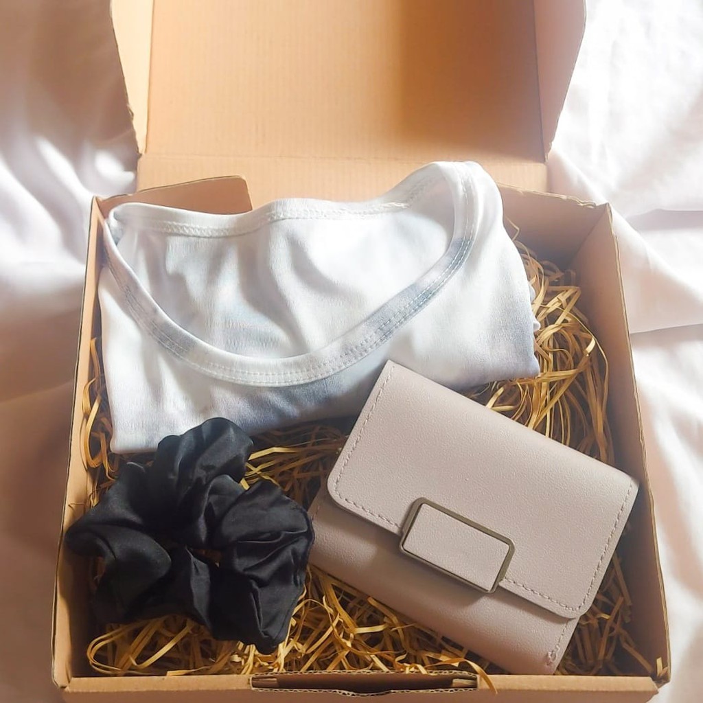

Size M - HAMPERS / GIFTBOX / GIFT BOX / kado ulang tahun - Cavy.id